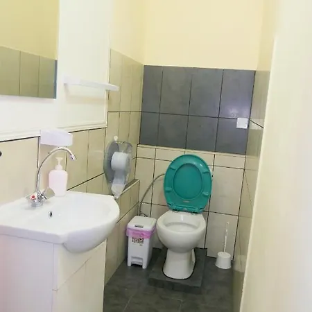 House Of Nissus Hostel *
